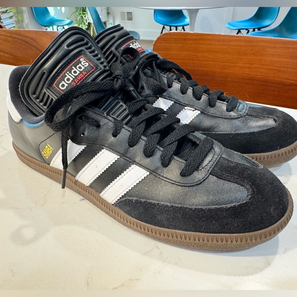 Adidas Black Sambas like new size men’s 8